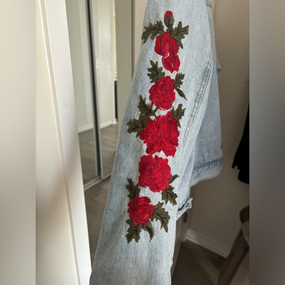 Levi’s denim jacket with Sherpa lining (XL) - Picture 3 of 4